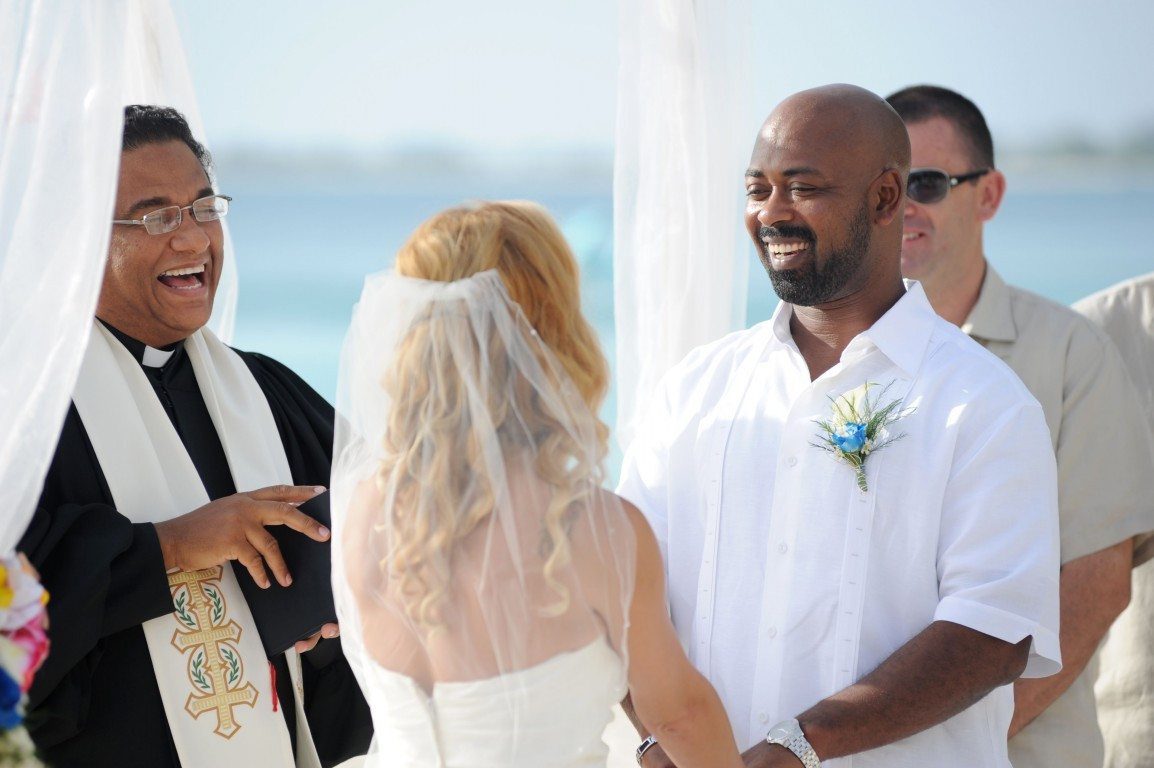Plan your Cayman Destination Wedding with Us